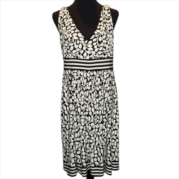 Maggy London Dresses & Skirts - Maggy London Dress.       D037
